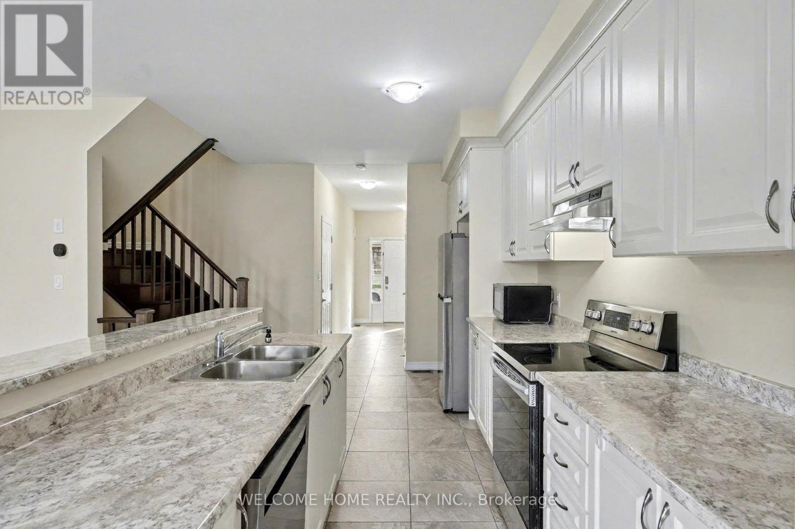 65 Bradbury Road, Hamilton, Ontario  L8J 0E4 - Photo 12 - X12479828