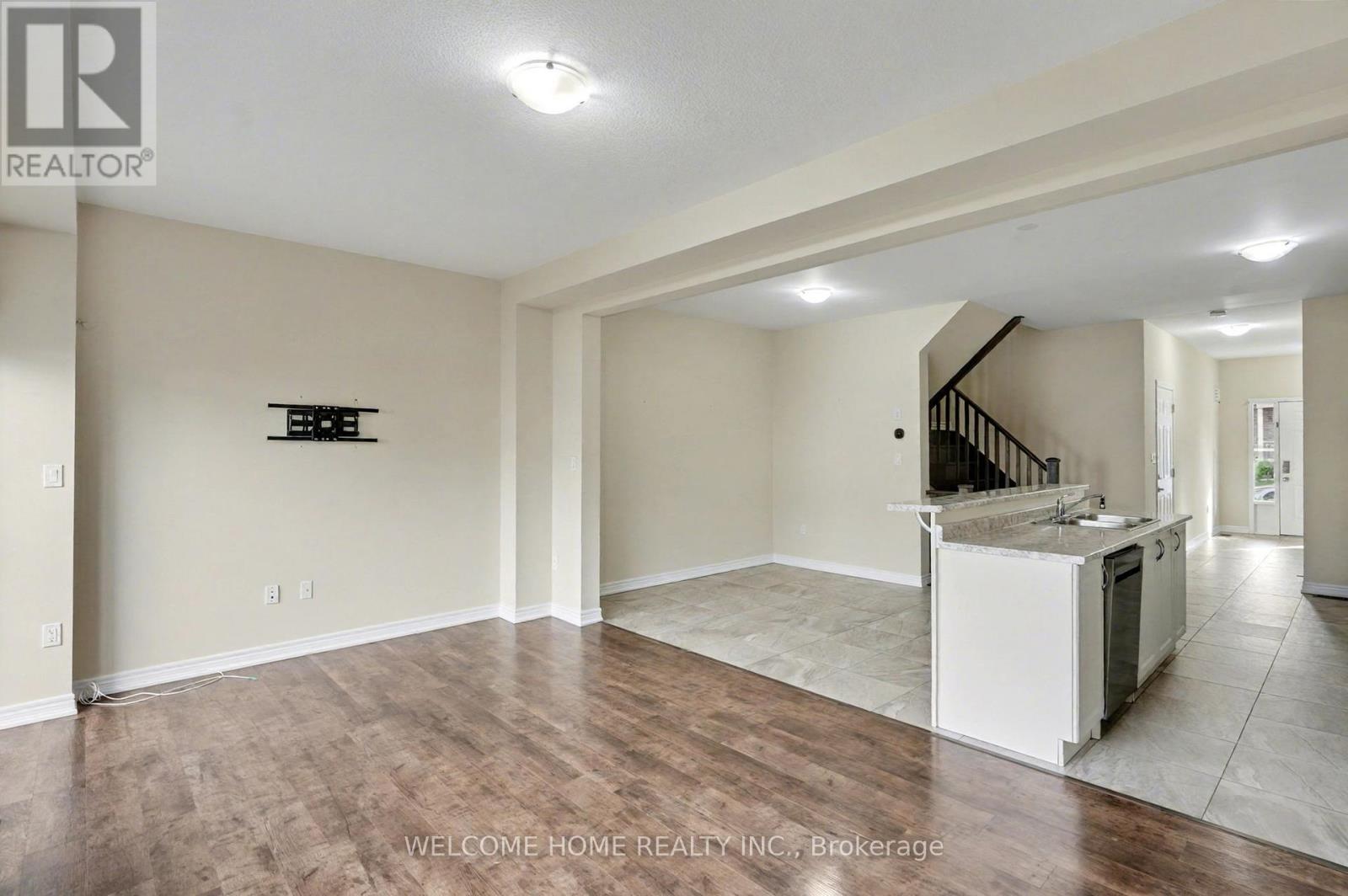 65 Bradbury Road, Hamilton, Ontario  L8J 0E4 - Photo 6 - X12479828