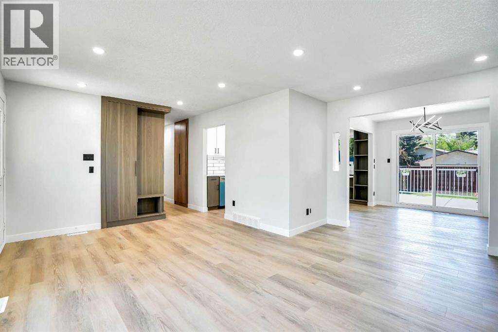 1344 Lake Michigan Crescent Se, Calgary, Alberta  T2J 3G1 - Photo 8 - A2253248