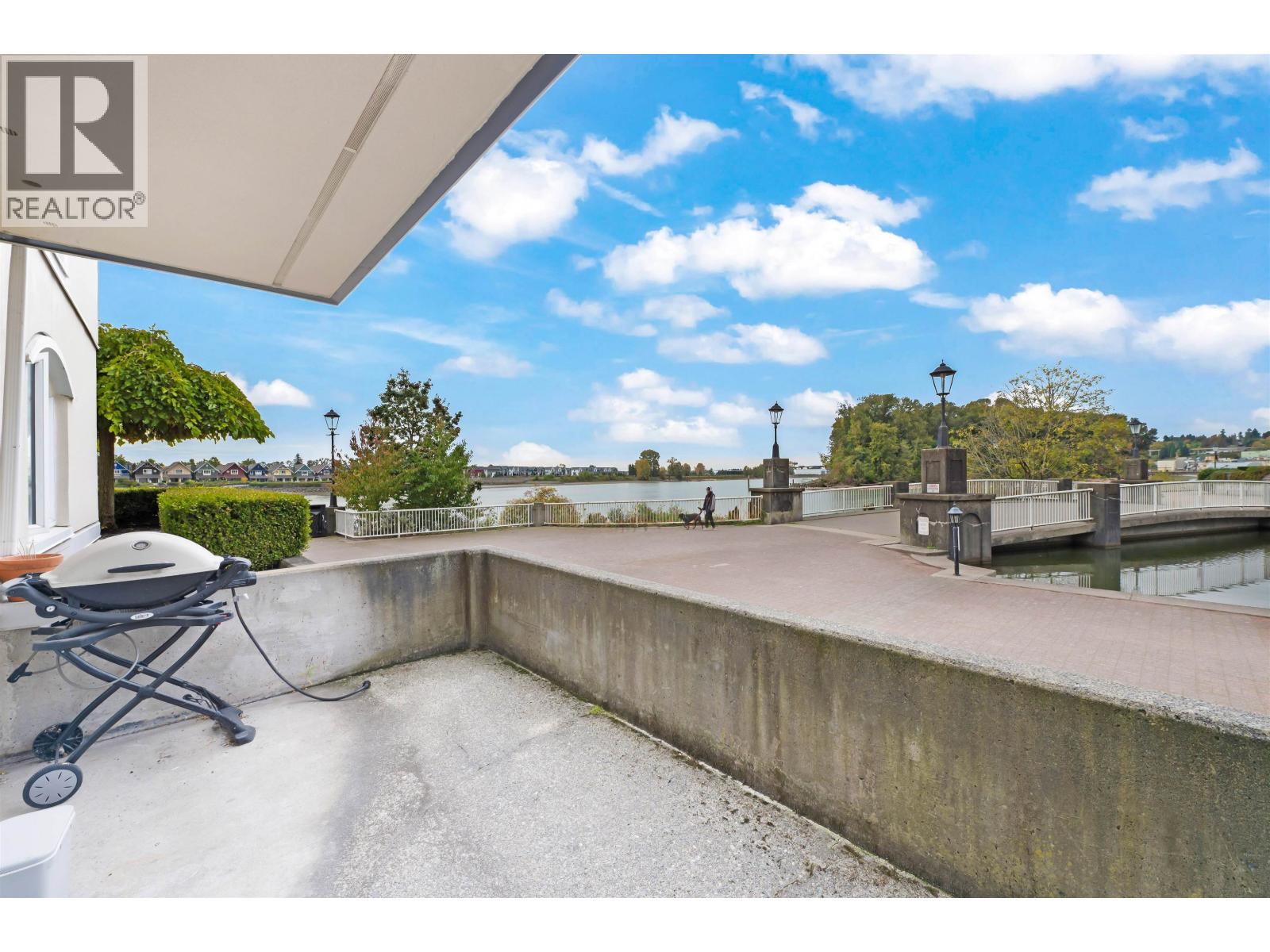 105 2 Renaissance Square, New Westminster, British Columbia  V3M 6K3 - Photo 22 - R3061481