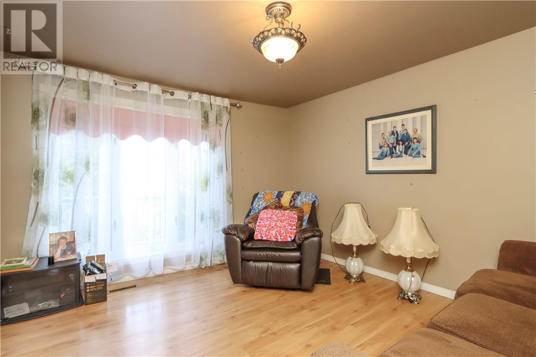 119 Laren Street, Wahnapitae, Ontario P0M 3C0 - Photo 10 - 2125358