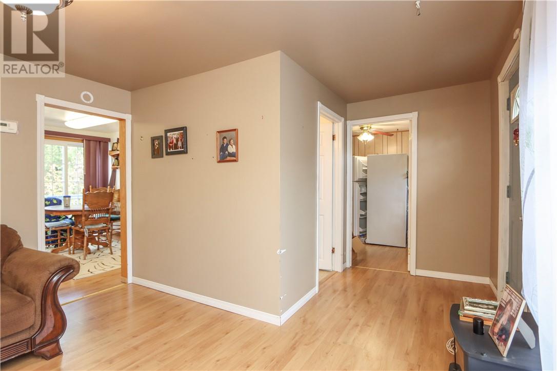 119 Laren Street, Wahnapitae, Ontario P0M 3C0 - Photo 13 - 2125358