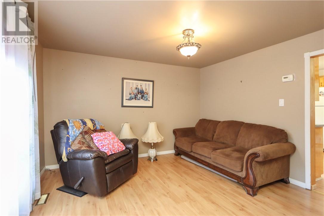 119 Laren Street, Wahnapitae, Ontario P0M 3C0 - Photo 14 - 2125358