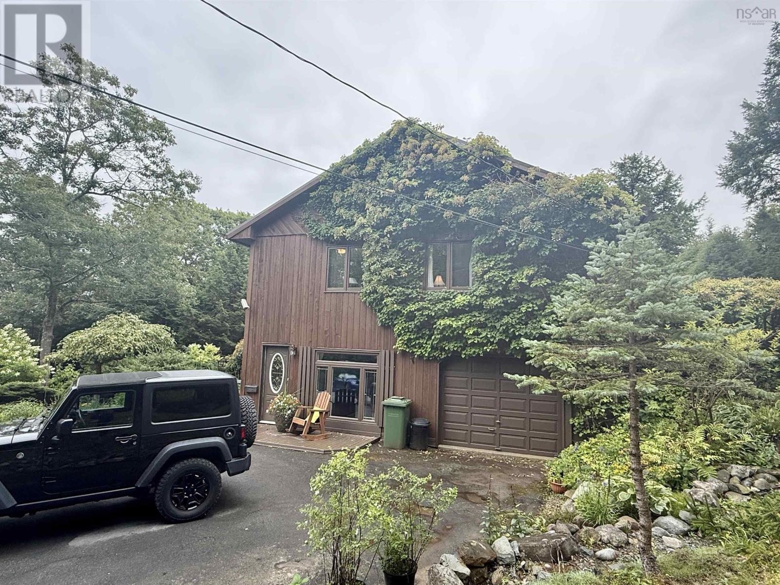 797 Cobequid Road, Lower Sackville, Nova Scotia  B4C 4A2 - Photo 2 - 202523174
