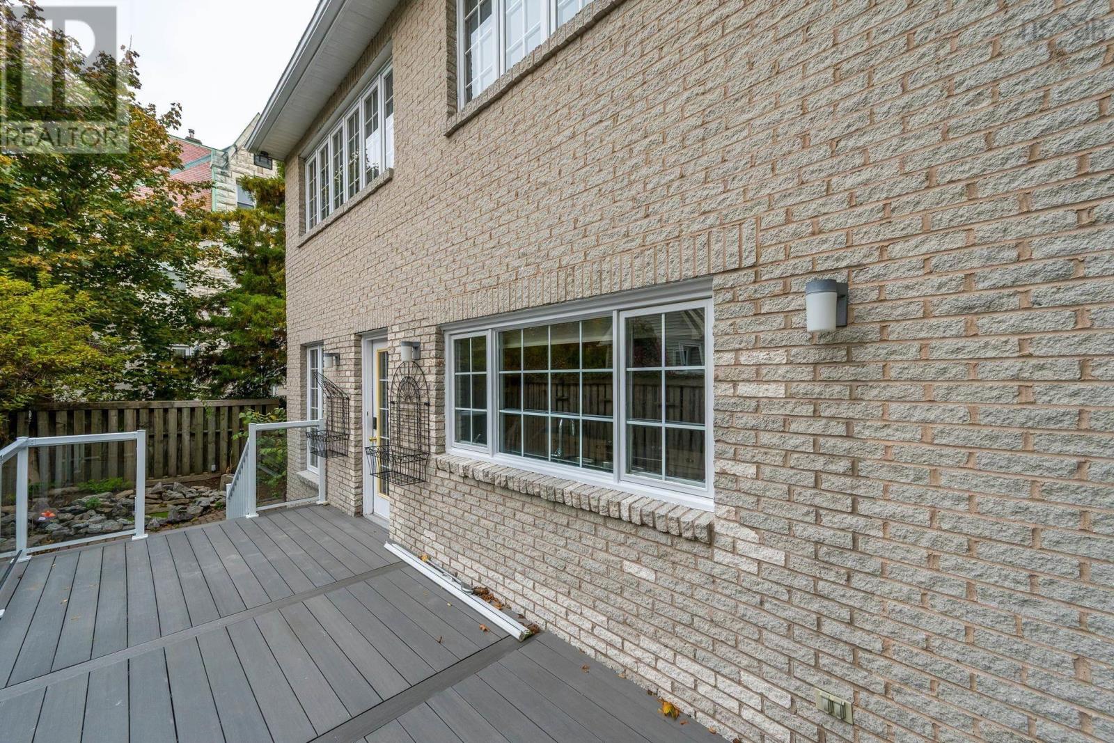 916 Young Avenue, Halifax, Nova Scotia  B3H 2W1 - Photo 48 - 202526388
