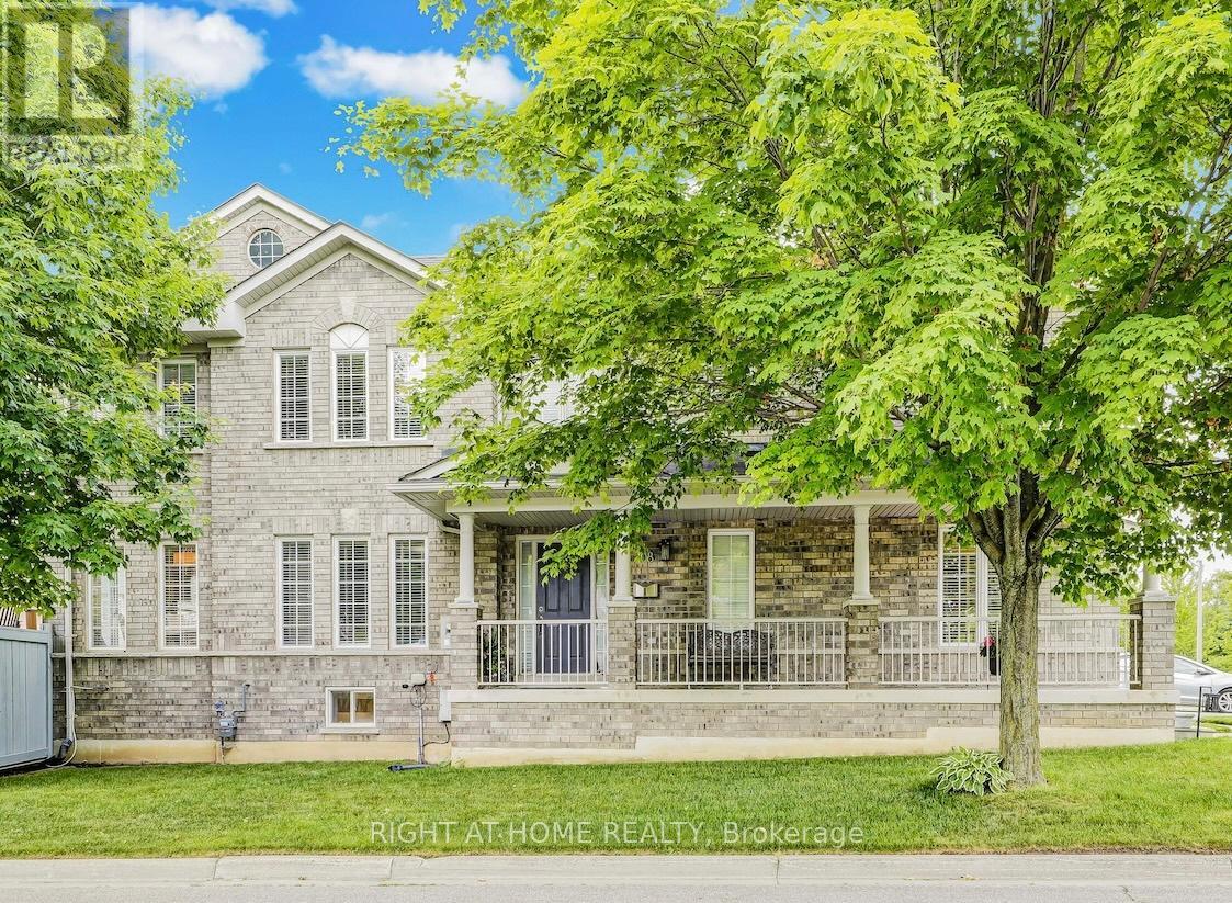 108 King William Crescent, Richmond Hill, Ontario  L4B 4T1 - Photo 2 - N12448559