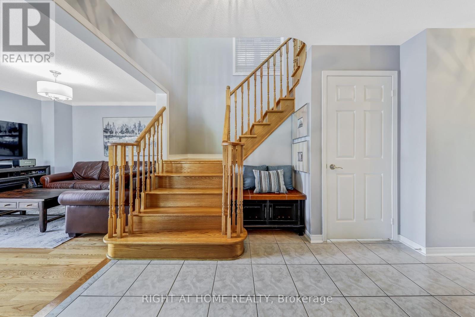 108 King William Crescent, Richmond Hill, Ontario  L4B 4T1 - Photo 8 - N12448559
