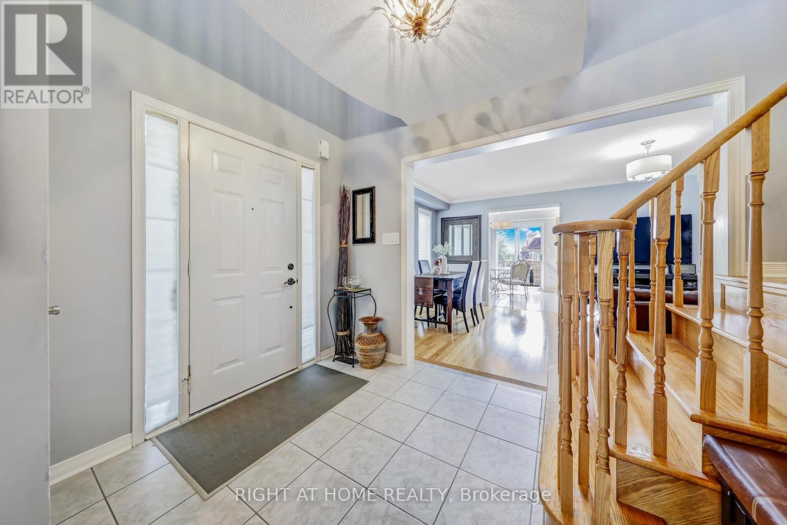 108 King William Crescent, Richmond Hill, Ontario  L4B 4T1 - Photo 7 - N12448559