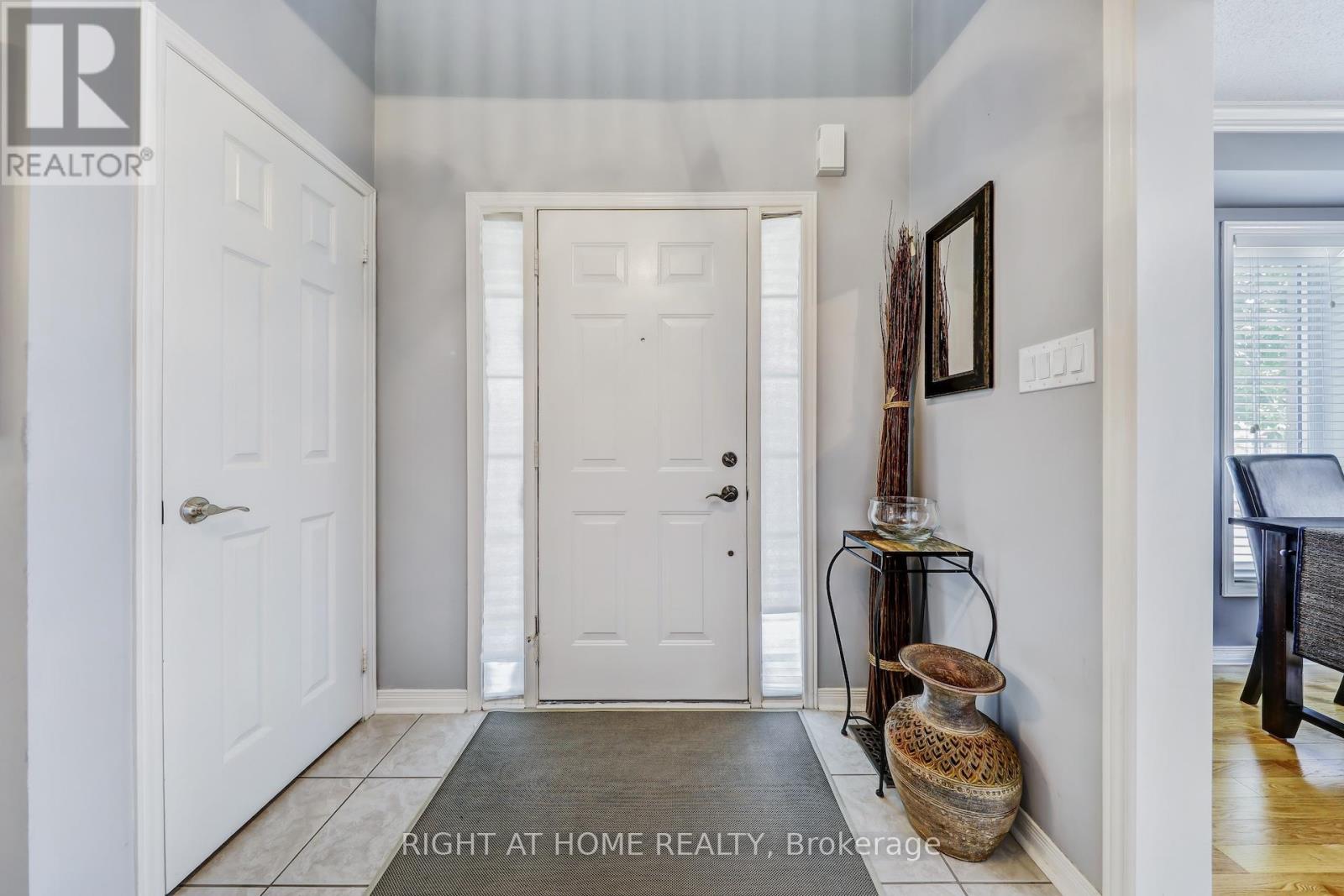 108 King William Crescent, Richmond Hill, Ontario  L4B 4T1 - Photo 6 - N12448559