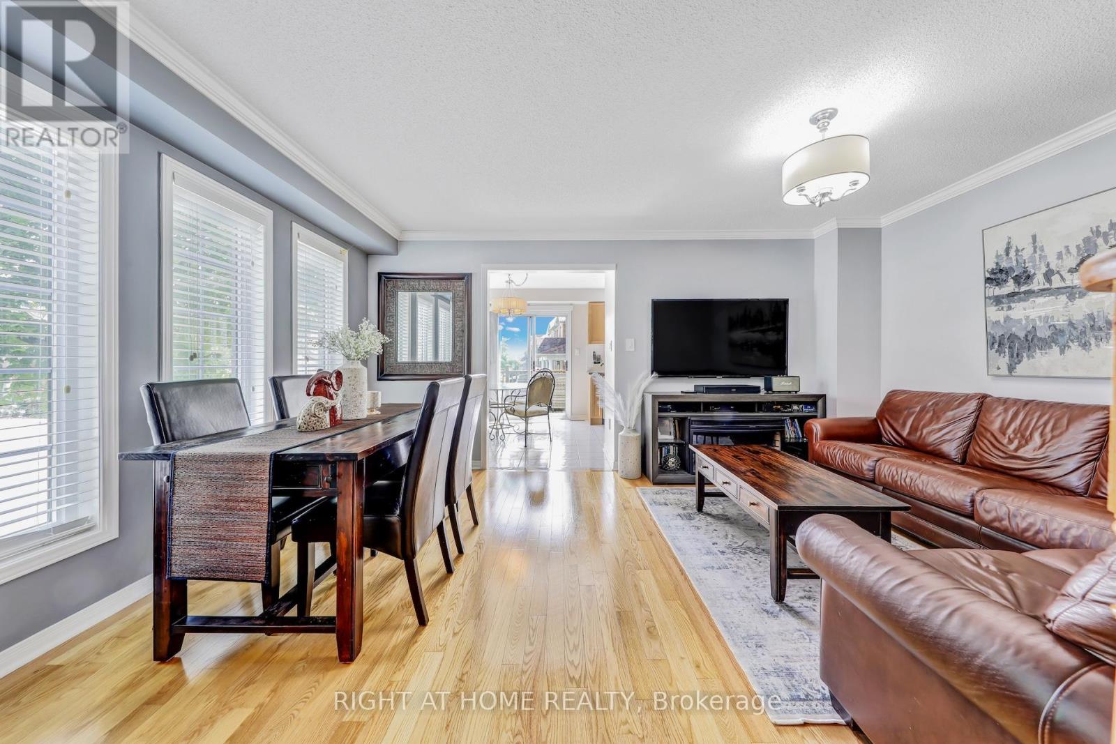 108 King William Crescent, Richmond Hill, Ontario  L4B 4T1 - Photo 9 - N12448559