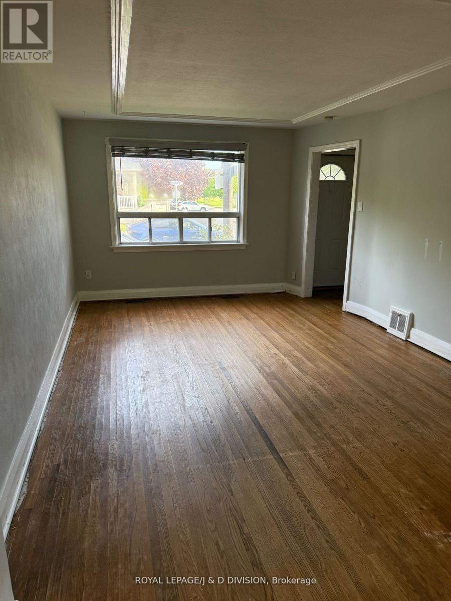 2333 Gerrard Street E, Toronto, Ontario  M4E 2E5 - Photo 11 - E12479871