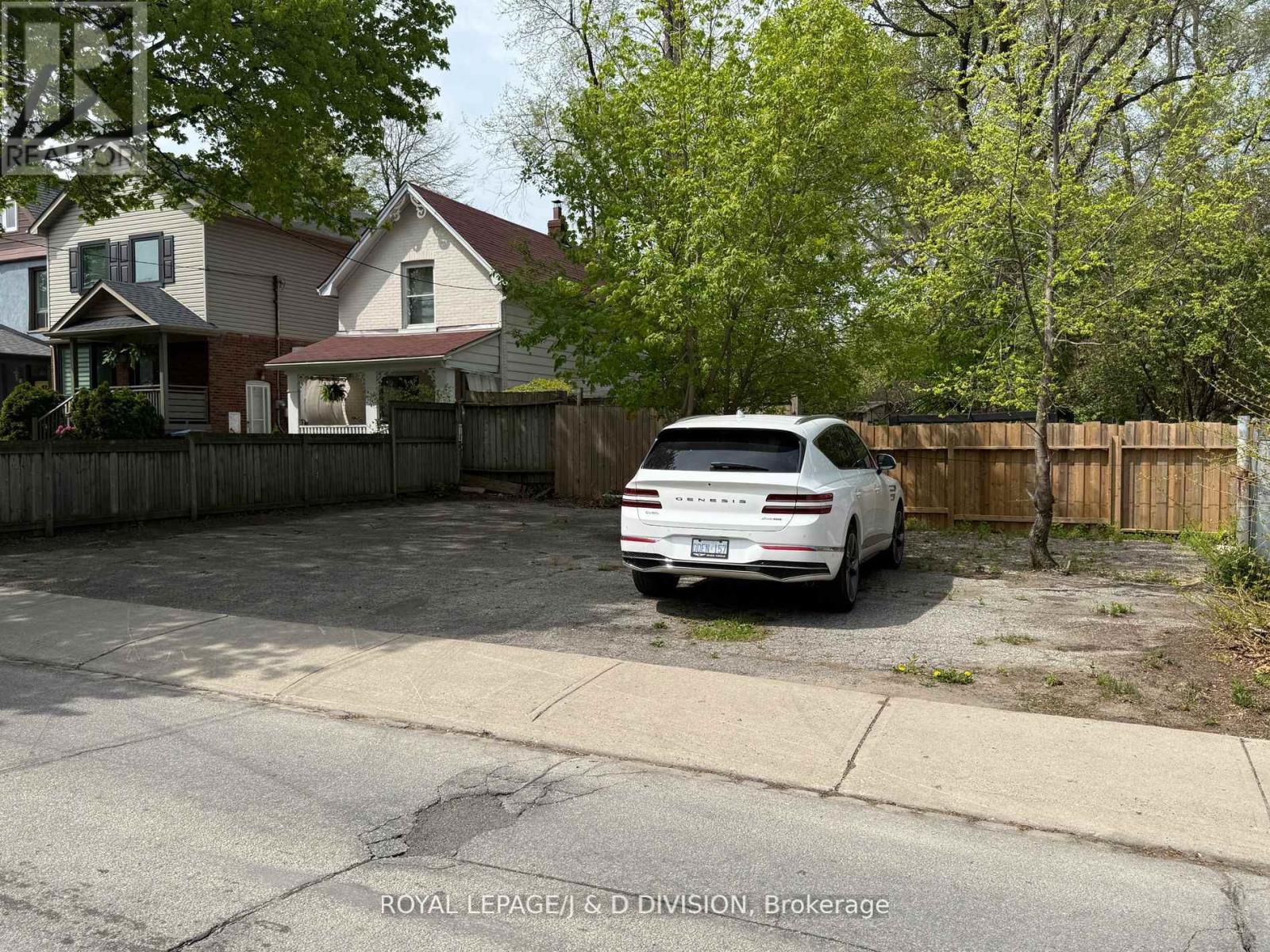 2333 Gerrard Street E, Toronto, Ontario  M4E 2E5 - Photo 26 - E12479871