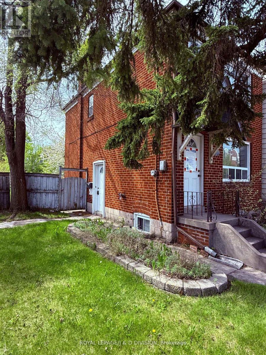 2333 Gerrard Street E, Toronto, Ontario  M4E 2E5 - Photo 4 - E12479871