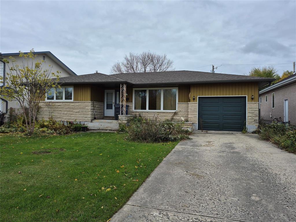 26 Claus Bay, Winnipeg, Manitoba  R2G 2A1 - Photo 0 - 202527158