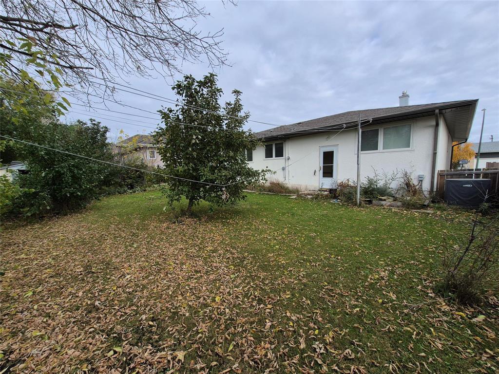 26 Claus Bay, Winnipeg, Manitoba  R2G 2A1 - Photo 28 - 202527158