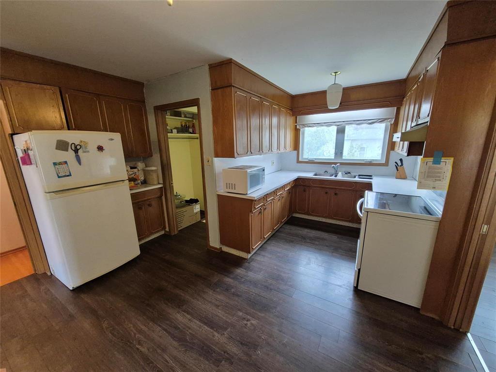 26 Claus Bay, Winnipeg, Manitoba  R2G 2A1 - Photo 4 - 202527158