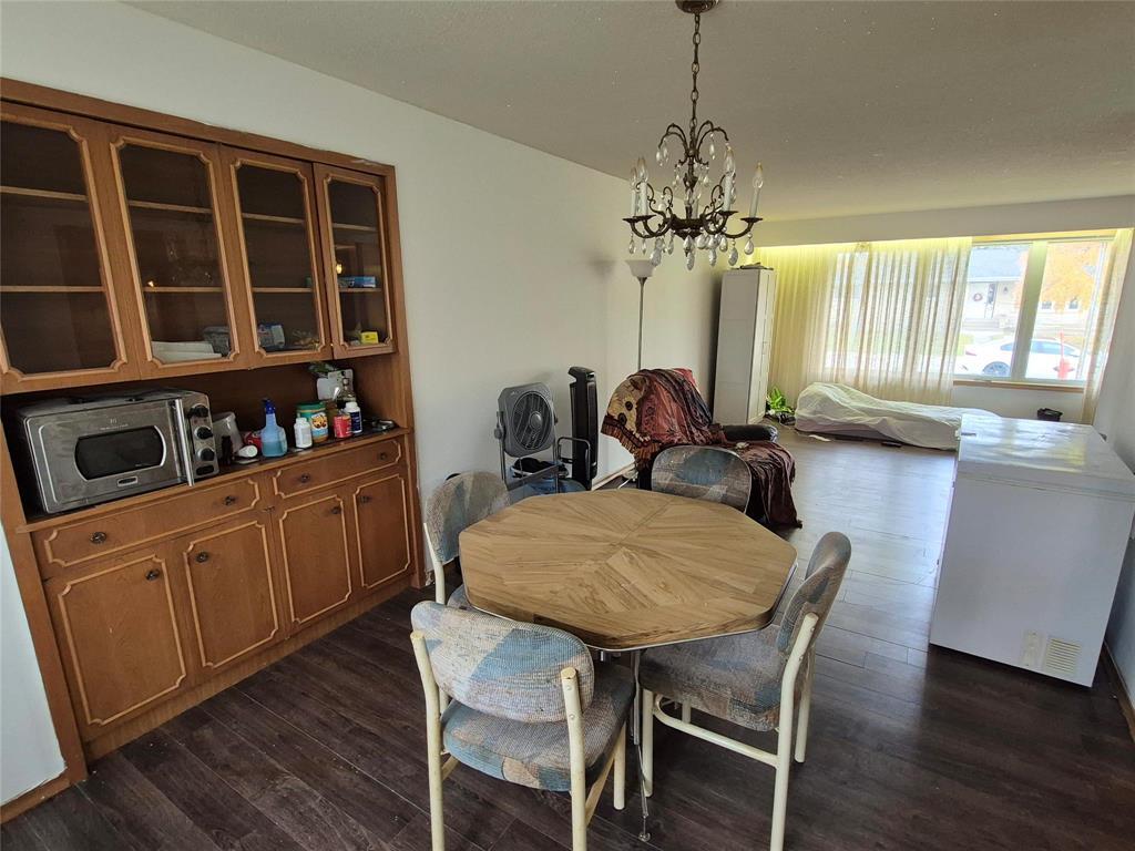 26 Claus Bay, Winnipeg, Manitoba  R2G 2A1 - Photo 8 - 202527158