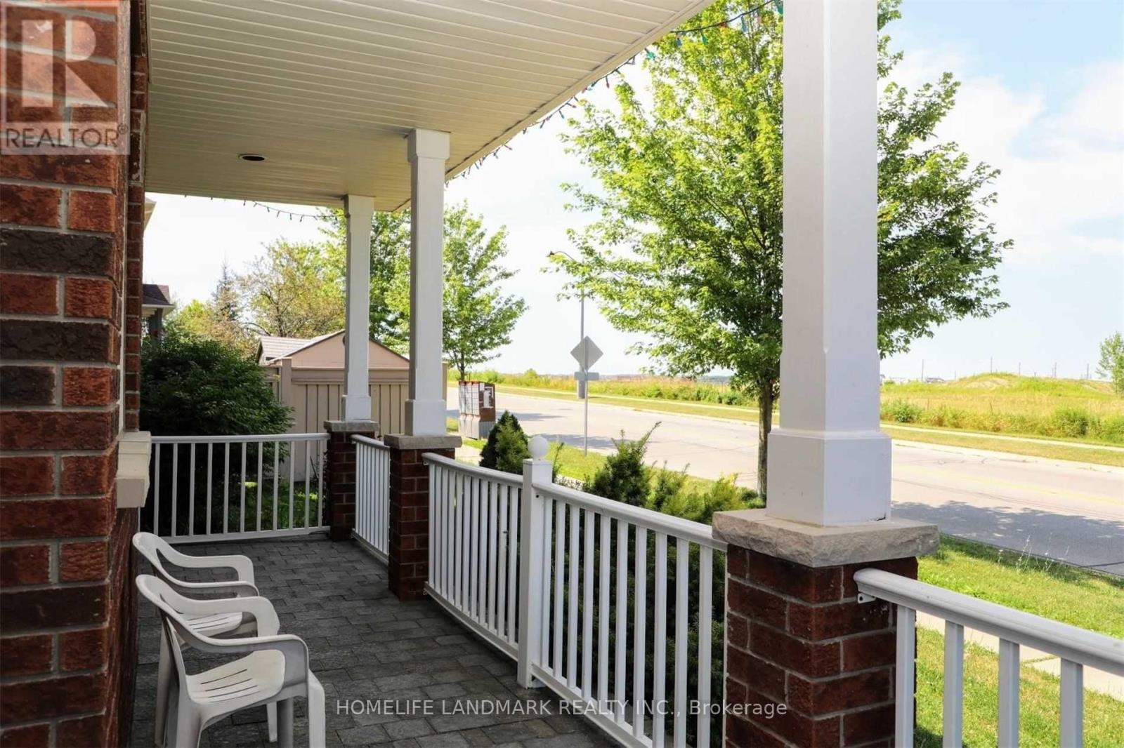 1 Fouracre Way, Aurora, Ontario  L4G 7W1 - Photo 2 - N12479848