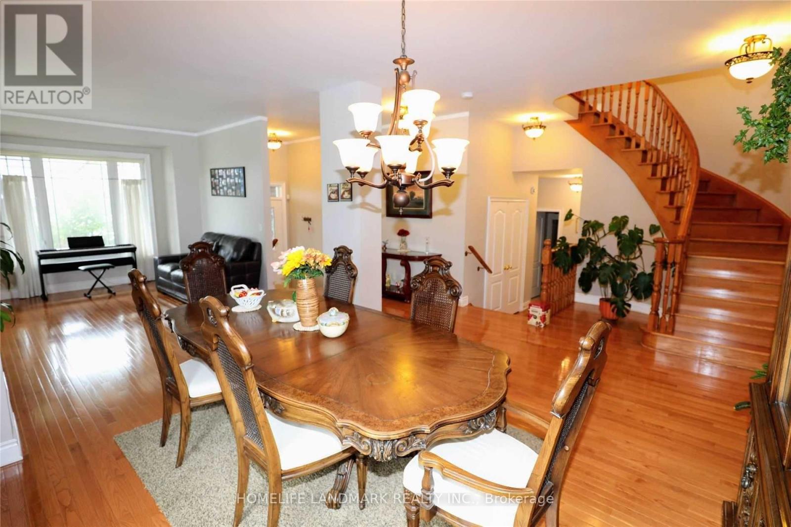 1 Fouracre Way, Aurora, Ontario  L4G 7W1 - Photo 6 - N12479848