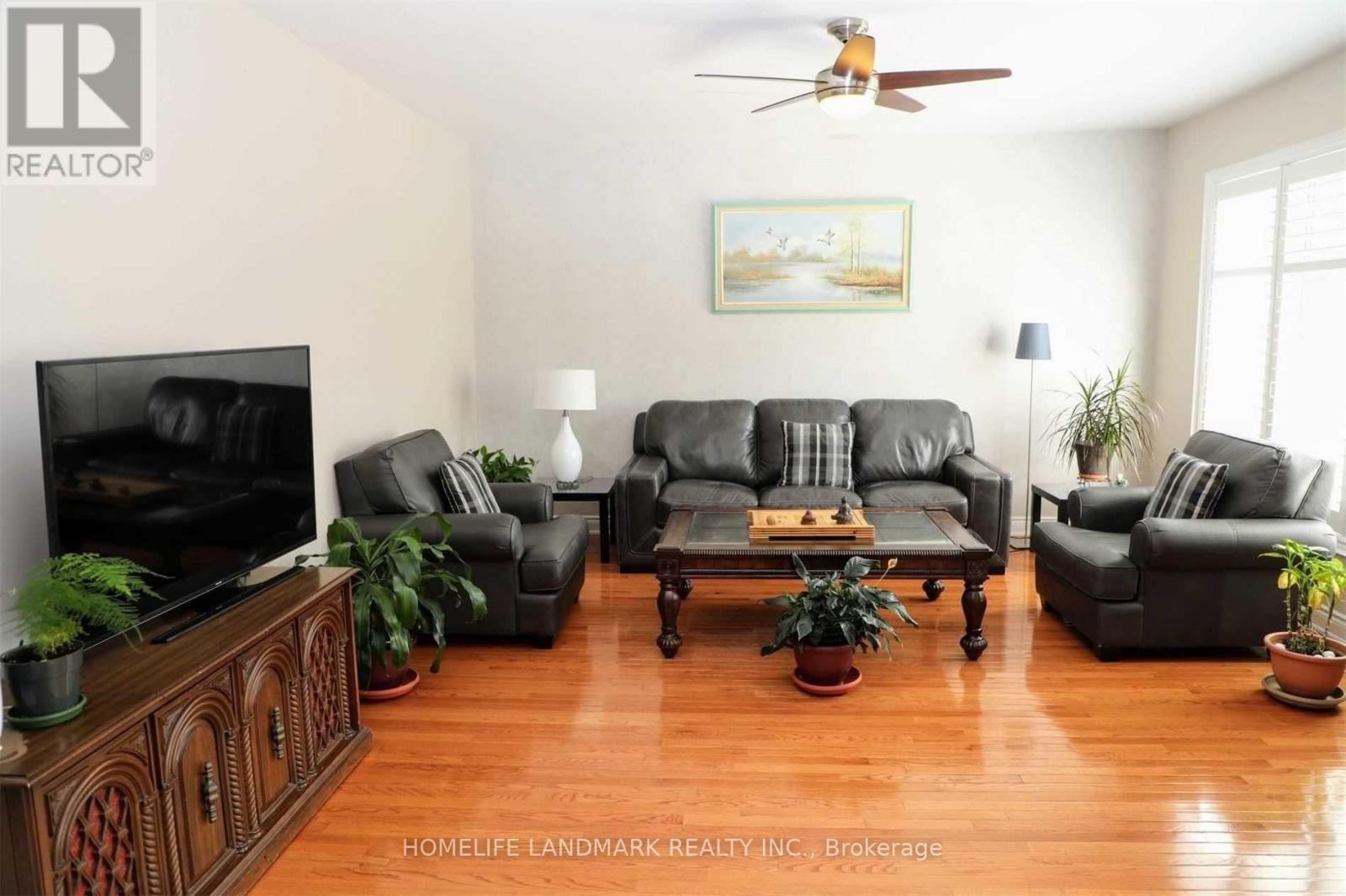 1 Fouracre Way, Aurora, Ontario  L4G 7W1 - Photo 8 - N12479848