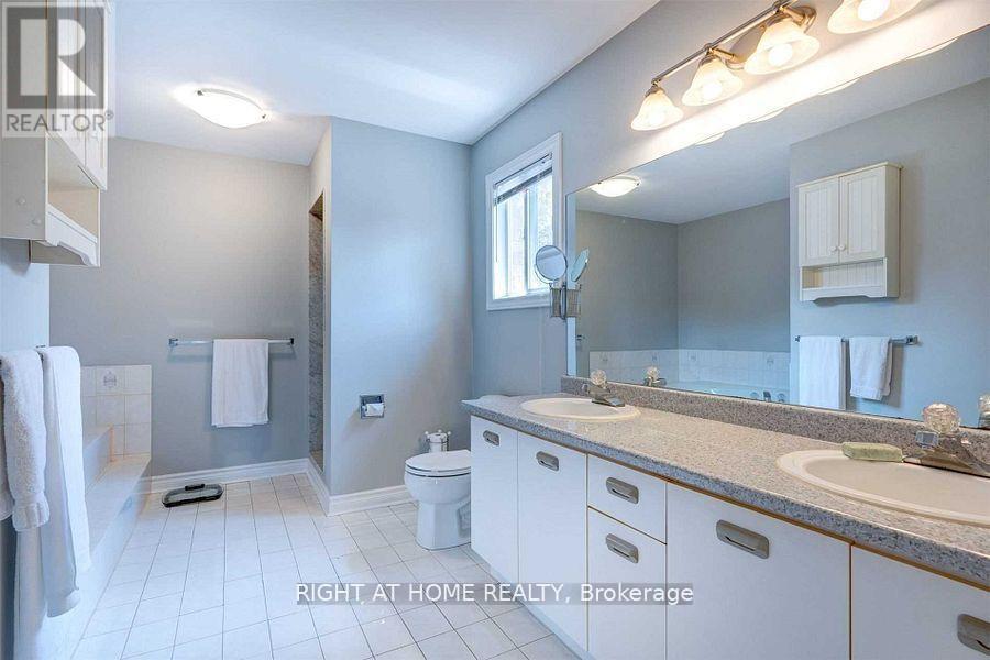 207 Kensit Avenue, Newmarket, Ontario  L3X 1S6 - Photo 17 - N12479865