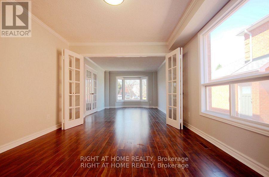 207 Kensit Avenue, Newmarket, Ontario  L3X 1S6 - Photo 5 - N12479865