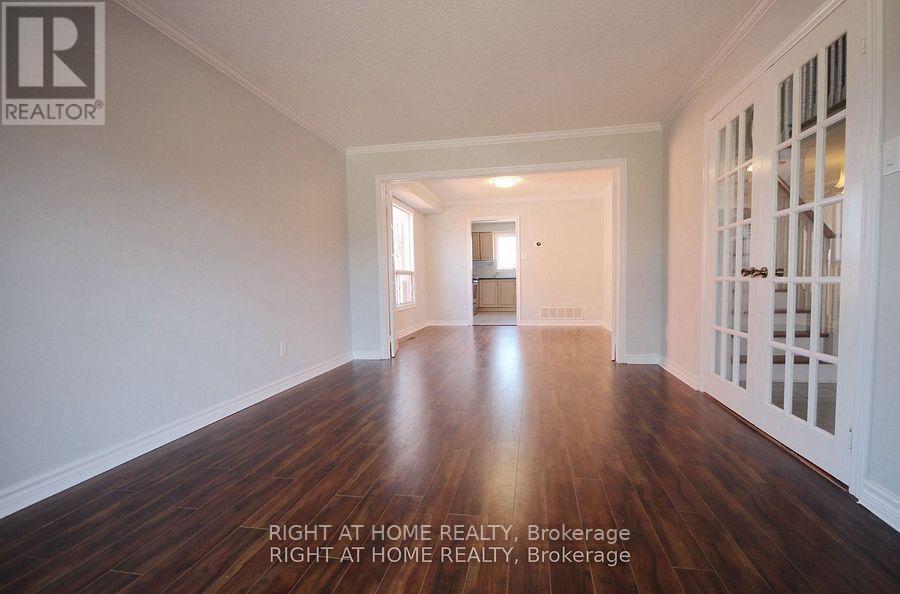 207 Kensit Avenue, Newmarket, Ontario  L3X 1S6 - Photo 7 - N12479865