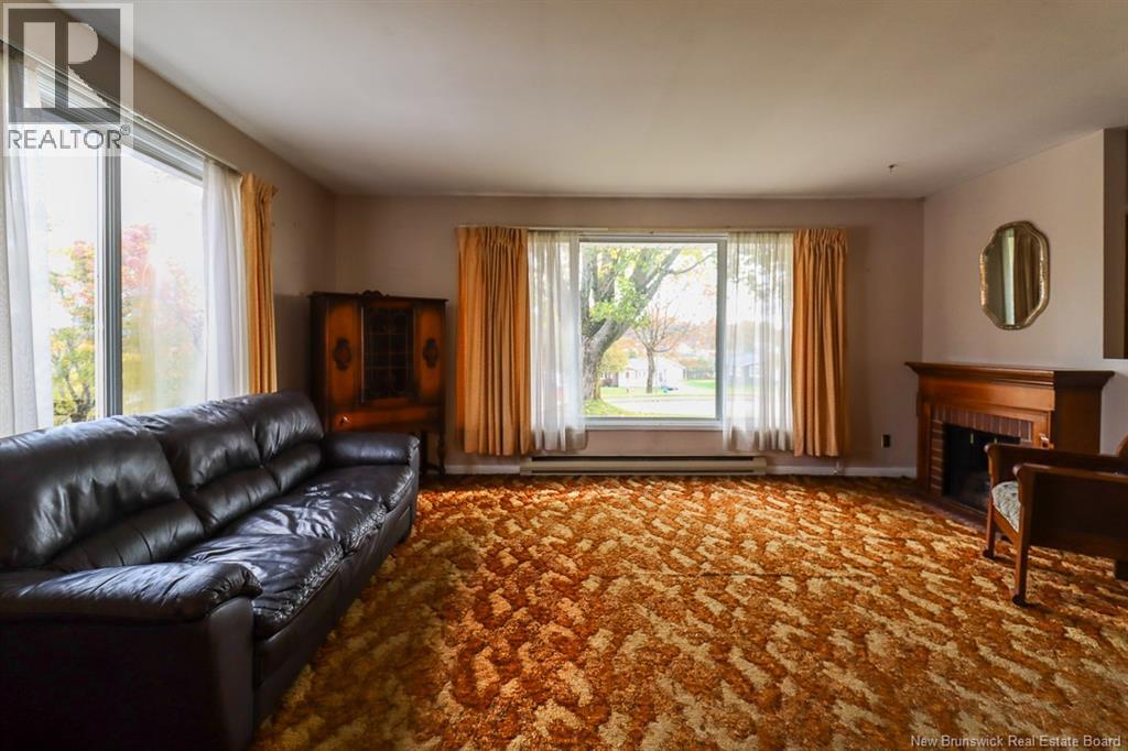 339 Silvermount Crescent, Saint John, New Brunswick  E2M 4V1 - Photo 2 - NB128888