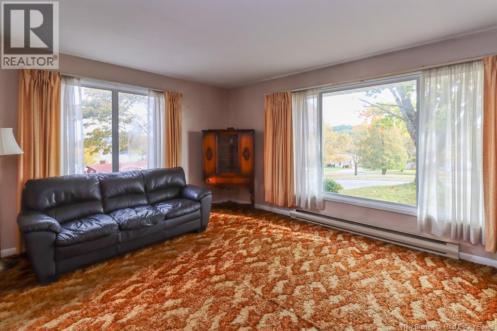 339 Silvermount Crescent, Saint John, New Brunswick  E2M 4V1 - Photo 4 - NB128888
