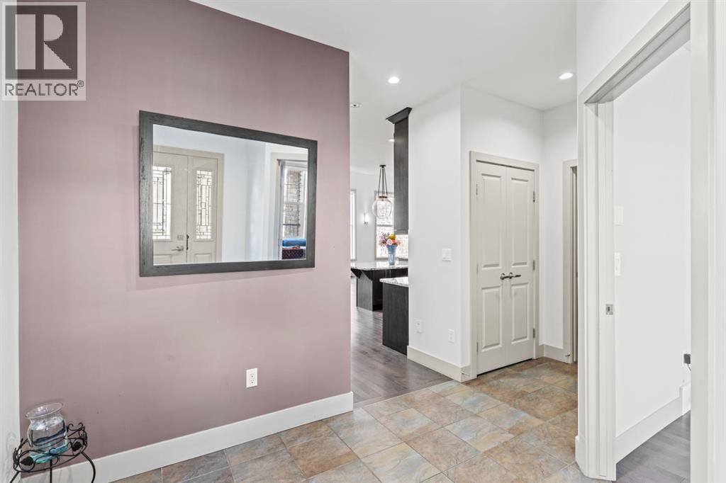 269 Kinniburge Boulevard, Chestermere, Alberta  T1X 0R7 - Photo 3 - A2264939