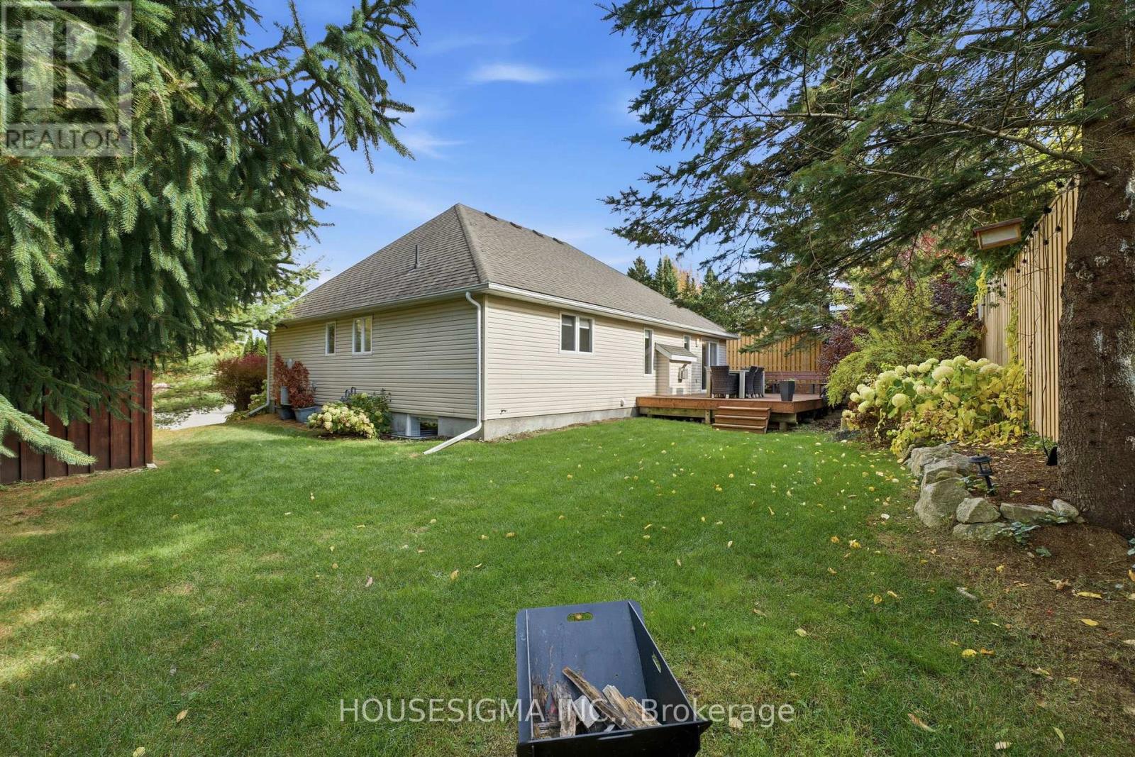 32 Dickinson Court, Centre Wellington, Ontario  N0B 1S0 - Photo 33 - X12479838