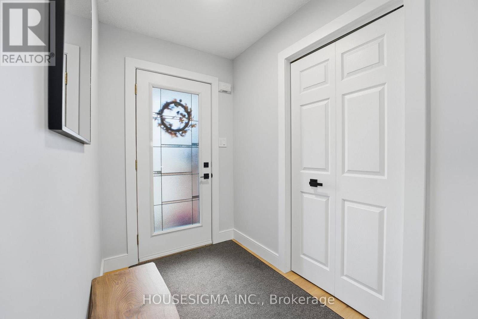 32 Dickinson Court, Centre Wellington, Ontario  N0B 1S0 - Photo 4 - X12479838