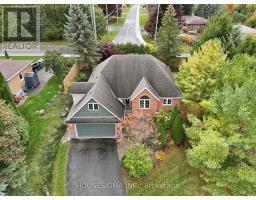 32 DICKINSON COURT, Centre Wellington, Ontario