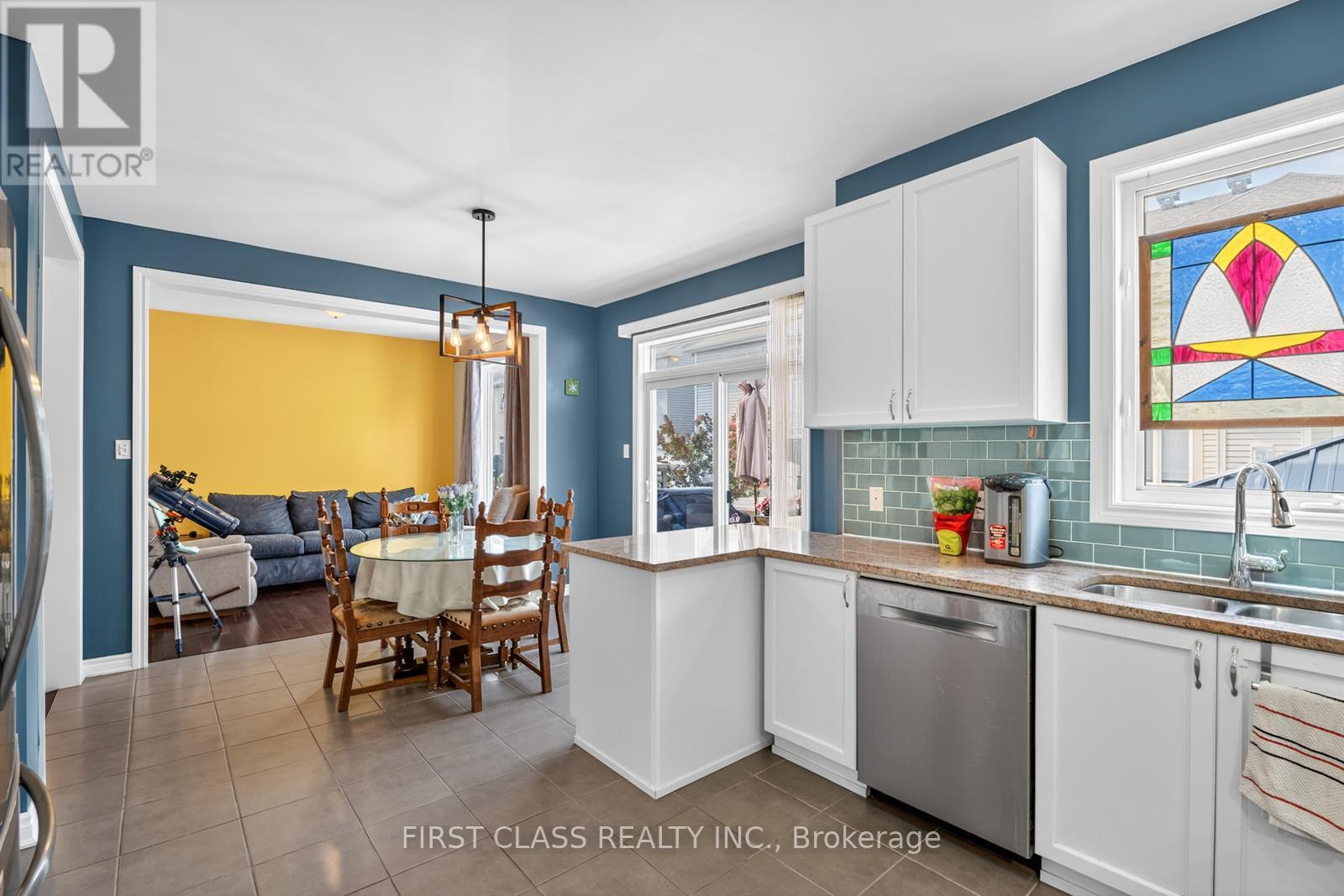 308 Autumnfield Street, Ottawa, Ontario  K2M 0J4 - Photo 8 - X12479846