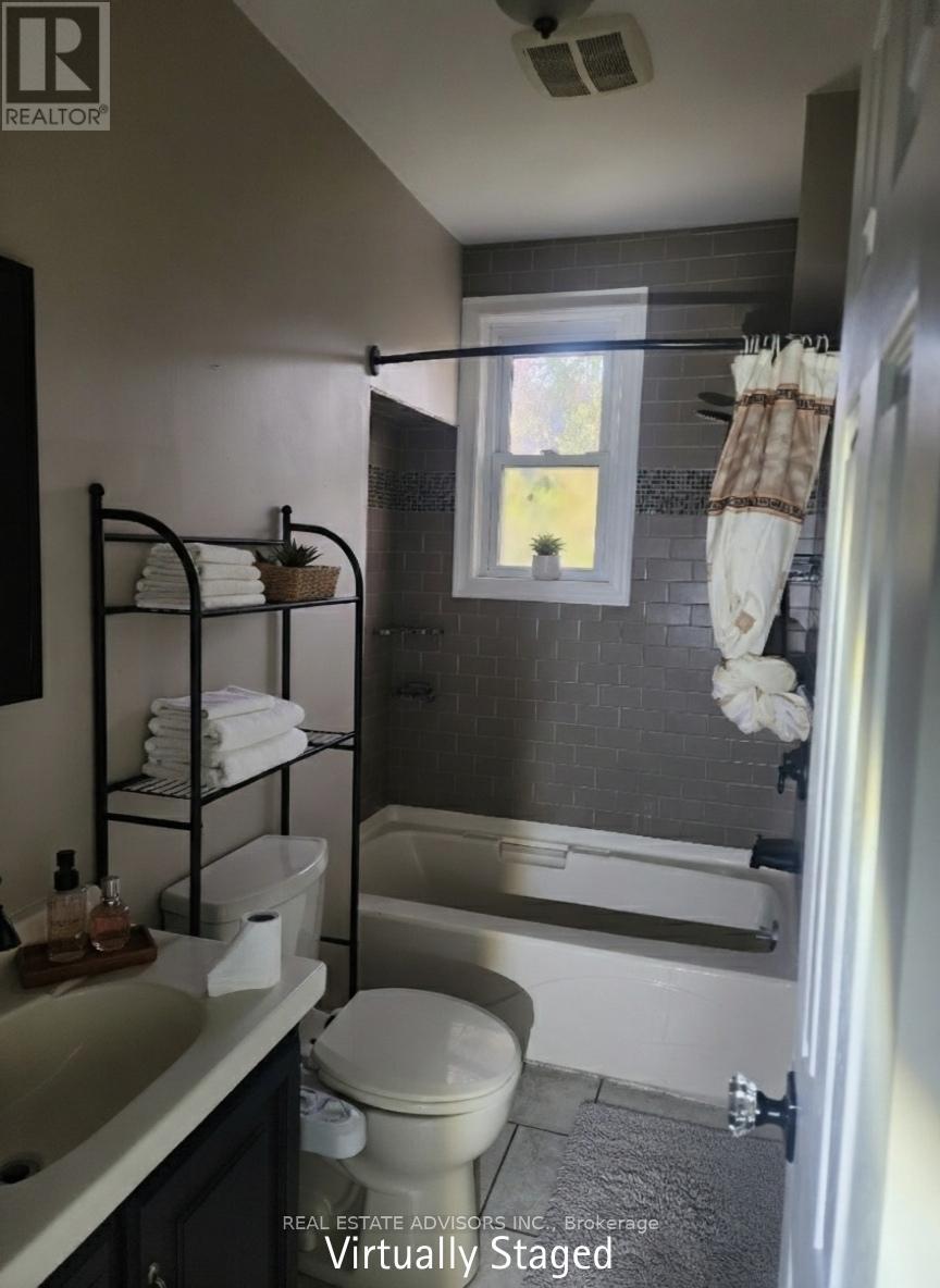 746 South Pelham Road, Welland, Ontario  L3C 3C8 - Photo 8 - X12479851