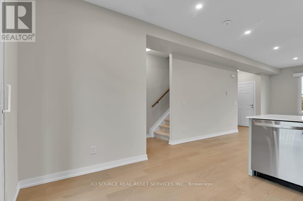 359 Rhonda Stewart Private, Ottawa, Ontario  K2S 2Y6 - Photo 15 - X12479875