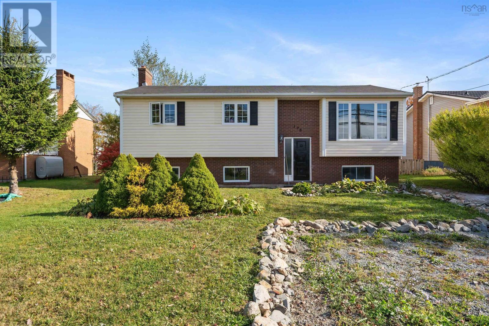 198 Caldwell Road, Dartmouth, Nova Scotia  B2V 1V3 - Photo 1 - 202525956