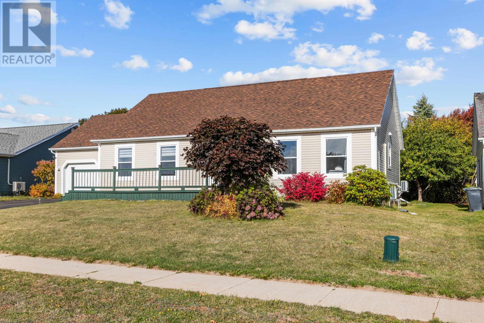 49 Commonwealth Avenue, Charlottetown, Prince Edward Island  C1E 2E7 - Photo 2 - 202526505