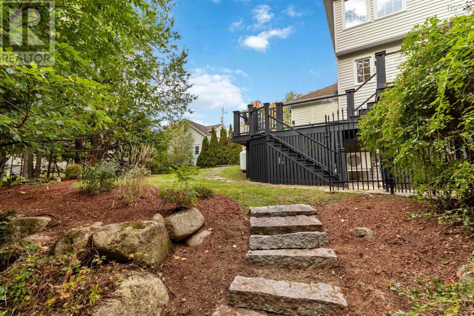 16 Cresthaven Court, Bridgewater, Nova Scotia  B4V 3Z3 - Photo 8 - 202526500