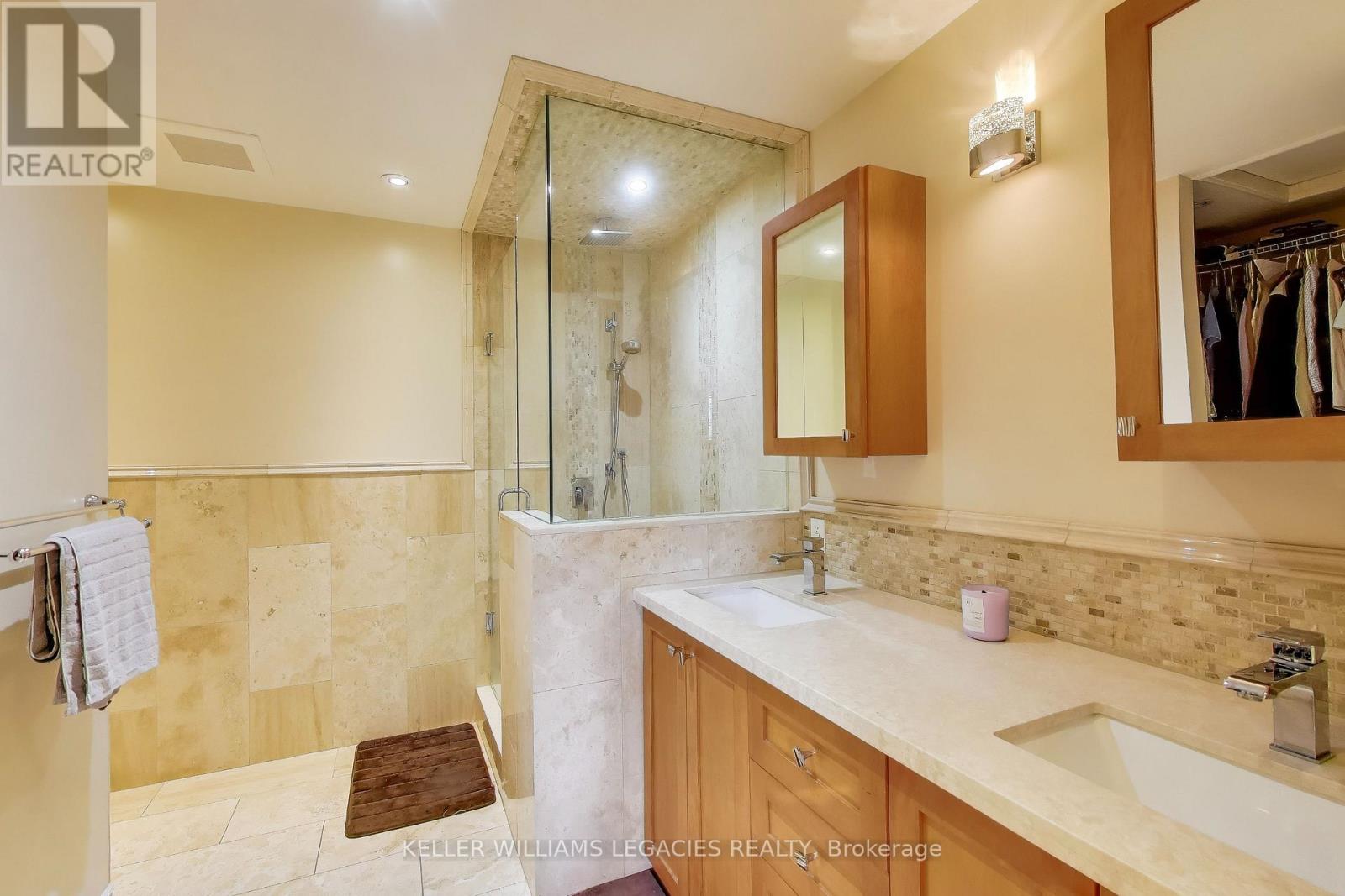 53 Millcroft Way, Vaughan, Ontario  L4J 6P2 - Photo 13 - N12479880