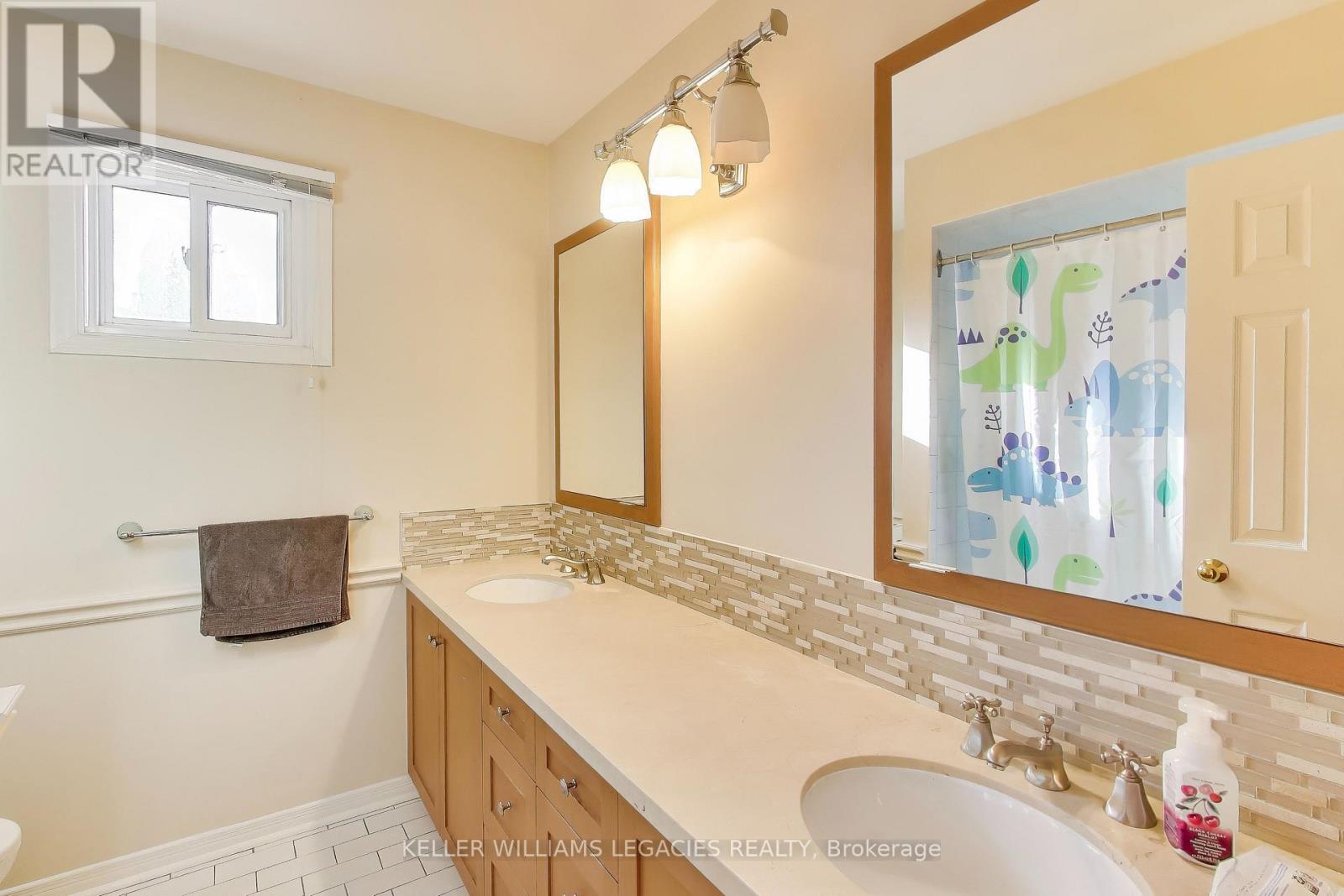 53 Millcroft Way, Vaughan, Ontario  L4J 6P2 - Photo 20 - N12479880