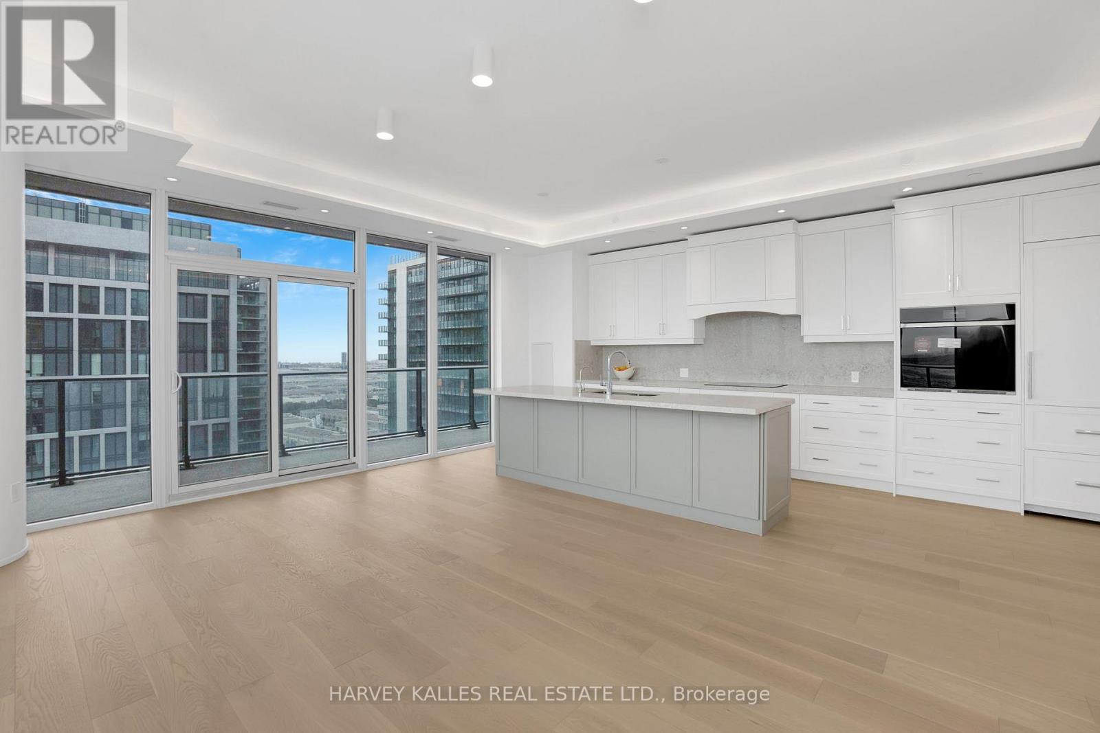 PH 102 - 9000 JANE STREET, Vaughan, Ontario