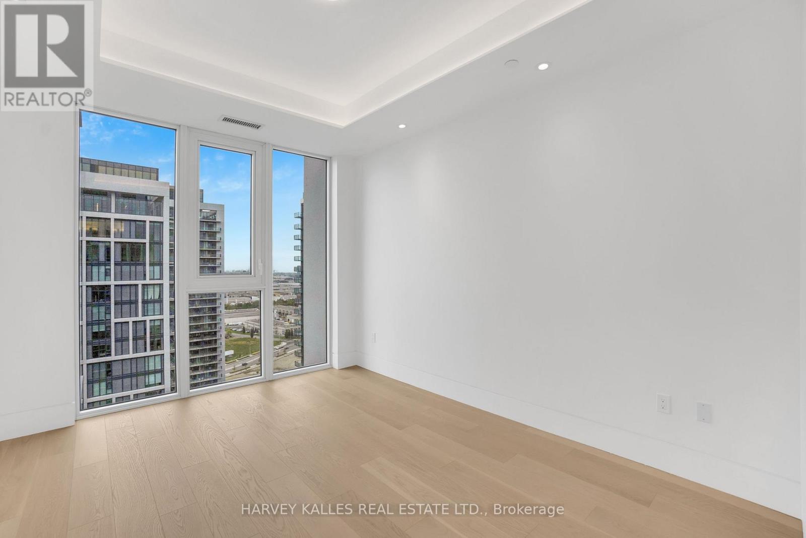 Ph 102 - 9000 Jane Street, Vaughan, Ontario  L4K 0M6 - Photo 17 - N12479886