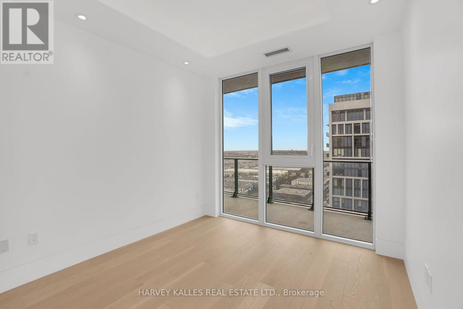 Ph 102 - 9000 Jane Street, Vaughan, Ontario  L4K 0M6 - Photo 20 - N12479886