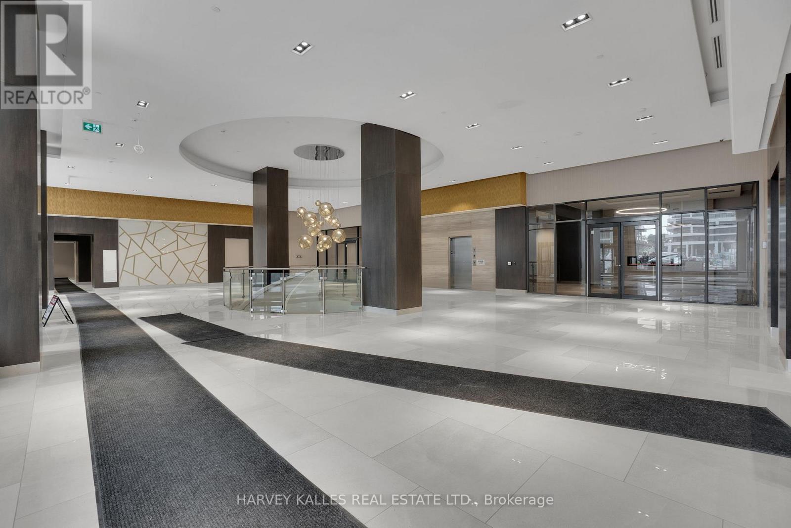 Ph 102 - 9000 Jane Street, Vaughan, Ontario  L4K 0M6 - Photo 3 - N12479886