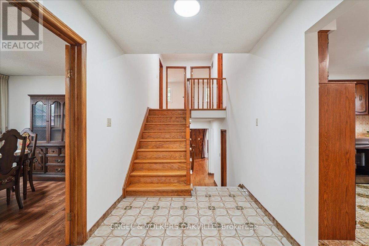 4170 Sunset Valley Court, Mississauga, Ontario  L4W 3L5 - Photo 15 - W12479882