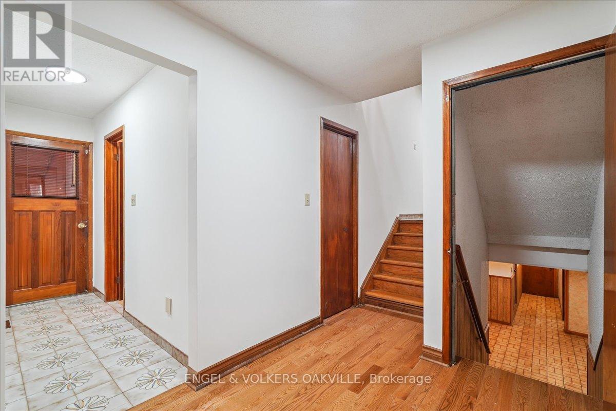 4170 Sunset Valley Court, Mississauga, Ontario  L4W 3L5 - Photo 21 - W12479882