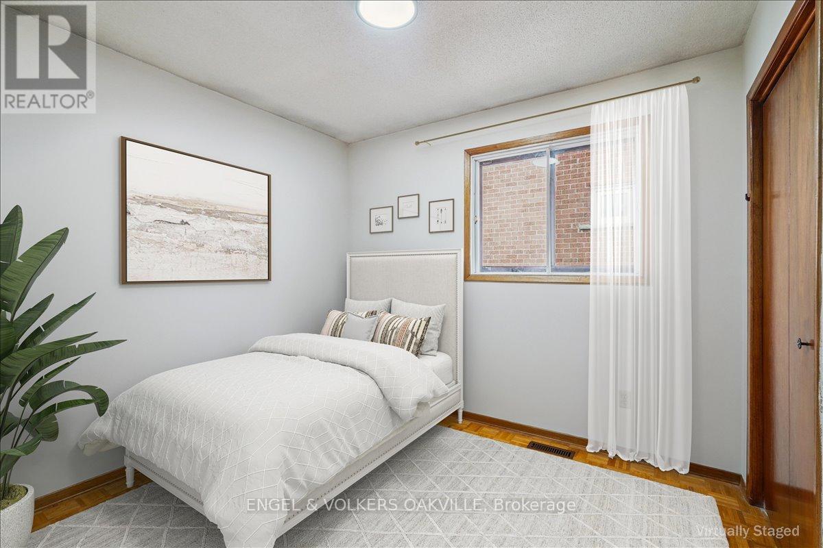 4170 Sunset Valley Court, Mississauga, Ontario  L4W 3L5 - Photo 23 - W12479882
