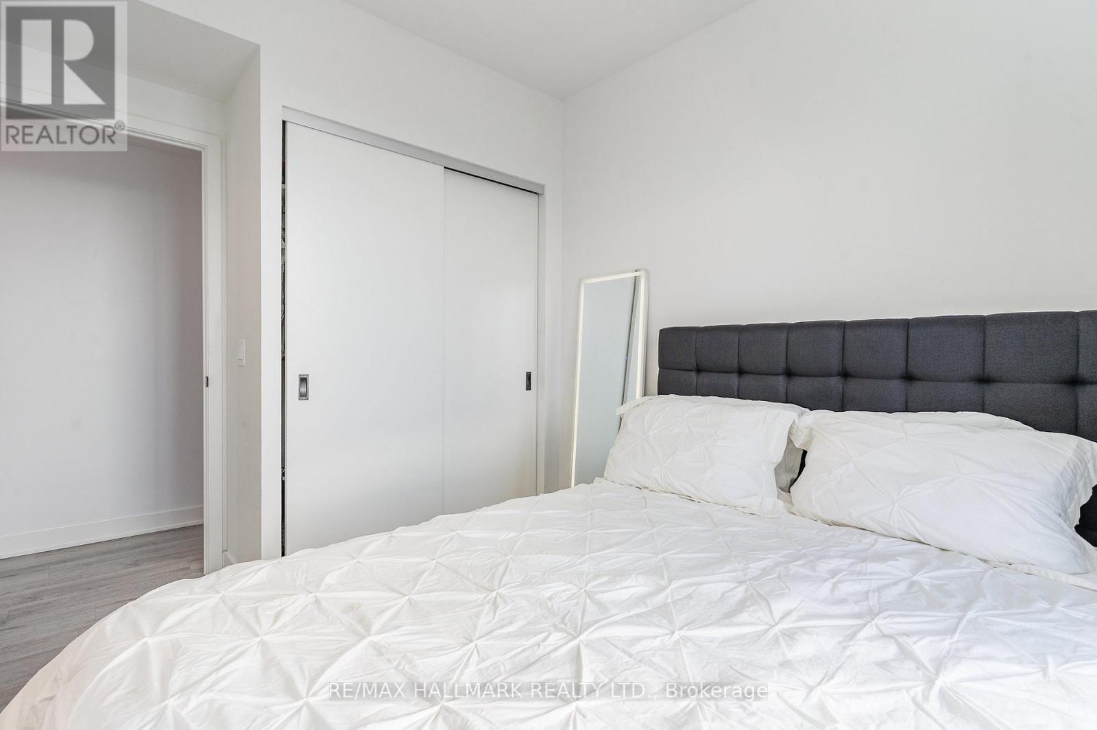 1509 - 36 Zorra Street S, Toronto (Etobicoke West Mall), Ontario  M8Z 0G5 - Photo 9 - W12479887