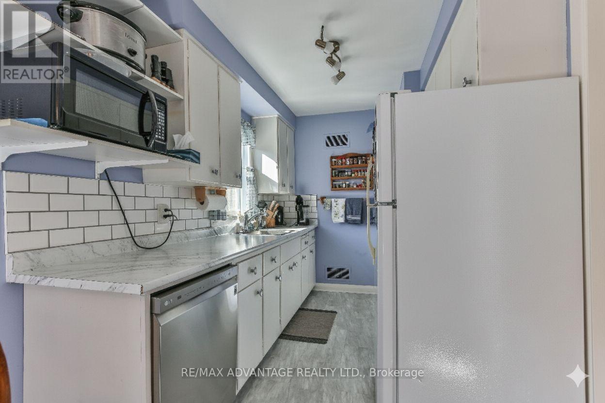 237 Rainbow Avenue, London East (East H), Ontario  N5W 4V9 - Photo 7 - X12479901